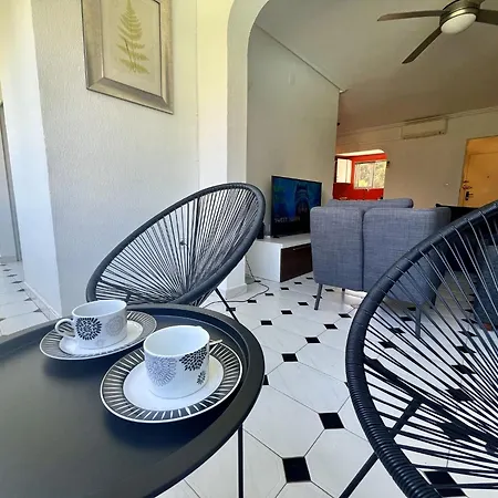 New Spacious Family 3 Bedrooms Pool 5 Min From The Sea Apartment